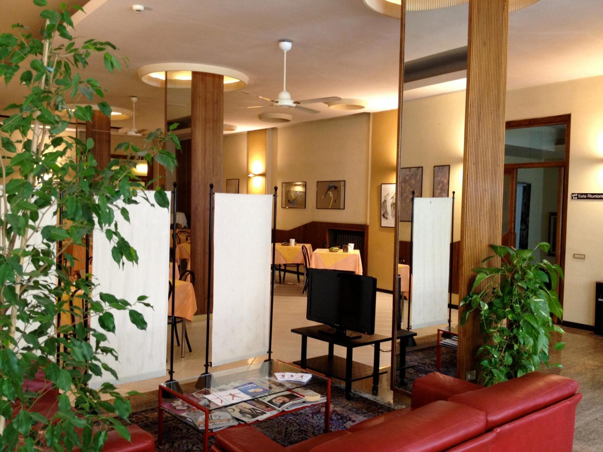 Hotel Milano Pistoia Exteriör bild