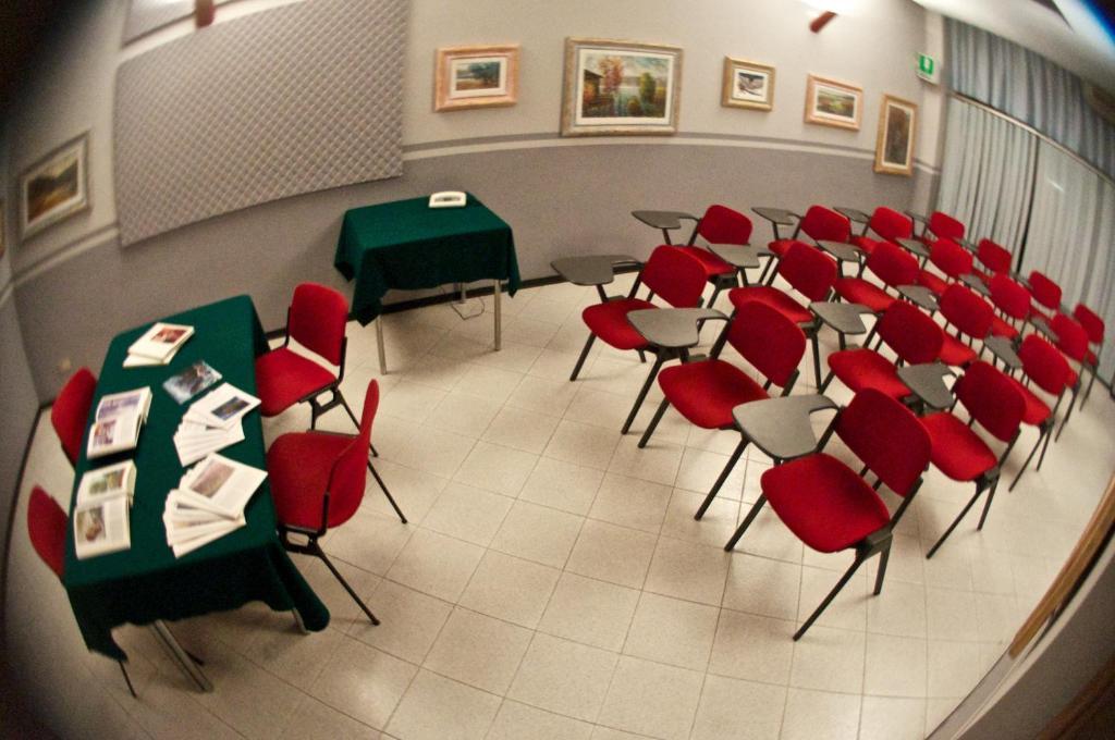 Hotel Milano Pistoia Exteriör bild