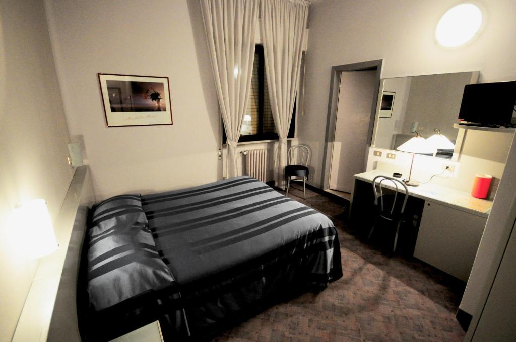 Hotel Milano Pistoia Exteriör bild