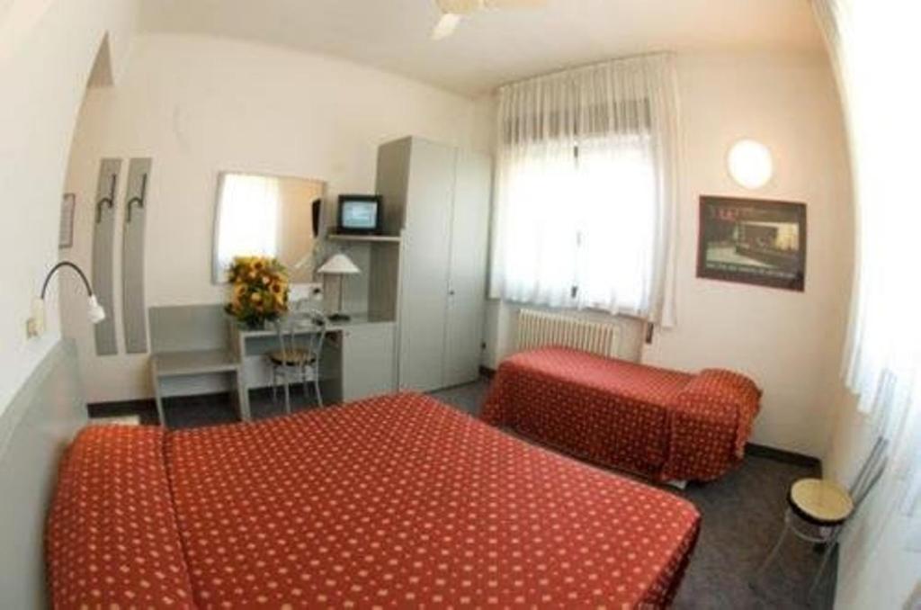 Hotel Milano Pistoia Exteriör bild